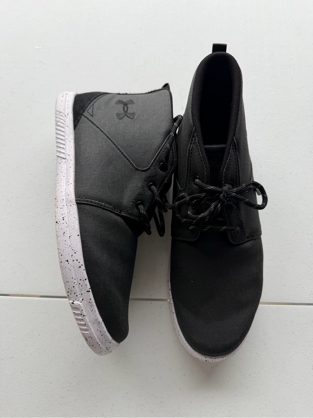 Under Armour Men's Street Encounter Mid IV Sneaker